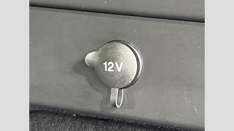 2019 認定中古車 Land Rover Range Rover Velar ユーロンホワイト D180 R-DYNAMIC SE