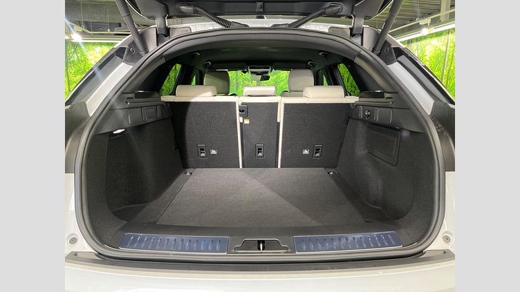 2019 認定中古車 Land Rover Range Rover Velar ユーロンホワイト D180 R-DYNAMIC SE