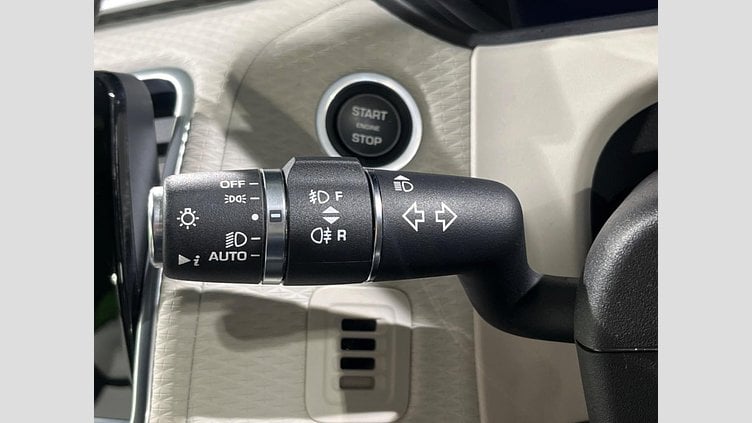 2019 認定中古車 Land Rover Range Rover Velar ユーロンホワイト D180 R-DYNAMIC SE