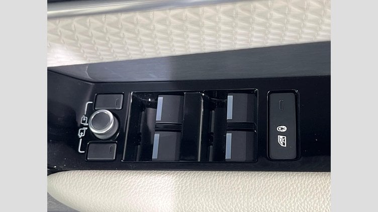 2019 認定中古車 Land Rover Range Rover Velar ユーロンホワイト D180 R-DYNAMIC SE