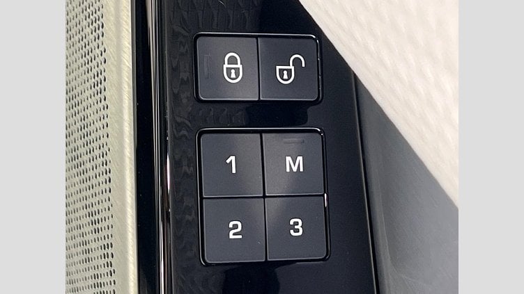 2019 認定中古車 Land Rover Range Rover Velar ユーロンホワイト D180 R-DYNAMIC SE