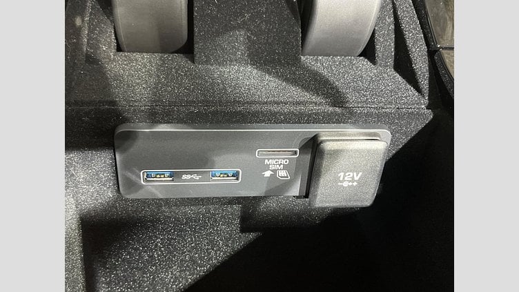 2019 認定中古車 Land Rover Range Rover Velar ユーロンホワイト D180 R-DYNAMIC SE