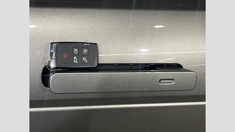 2022 認定中古車 Land Rover Range Rover Evoque シリコンシルバー P200 AWD（オートマチック） SE