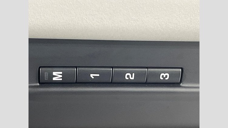2022 認定中古車 Land Rover Range Rover Evoque シリコンシルバー P200 AWD（オートマチック） SE