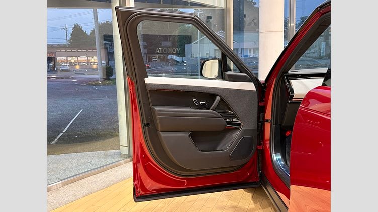 2024 認定中古車 Land Rover Range Rover Sport フィレンツェレッド D300マイルドハイブリッド スタンダードホイールベース Autobiography