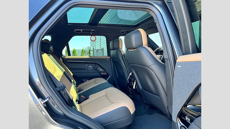 2025 SKLADOVÉ VOZIDLÁ Land Rover Range Rover Sport Sivá Carpathian D300 MHEV AWD Automat Dynamic HSE
