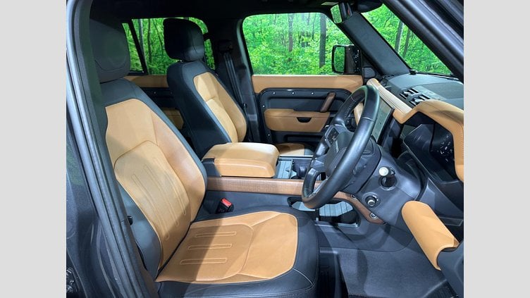 2023 認定中古車 Land Rover Defender 110 カルパチアングレイ D300 AWD（AT） X
