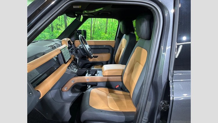 2023 認定中古車 Land Rover Defender 110 カルパチアングレイ D300 AWD（AT） X