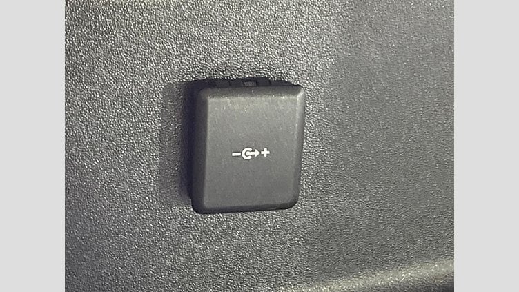 2023 認定中古車 Land Rover Defender 90 Carpathian Grey 2.0 litre i4P Petrol SE