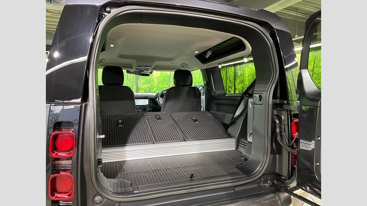 2023 認定中古車 Land Rover Defender 90 Carpathian Grey 2.0 litre i4P Petrol SE