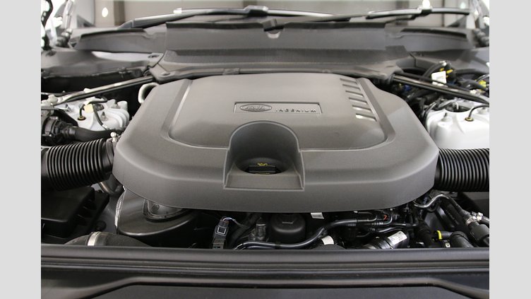 2024 認定中古車 Land Rover Discovery フジホワイト D350マイルドハイブリッド（ディーゼル） Dynamic HSE