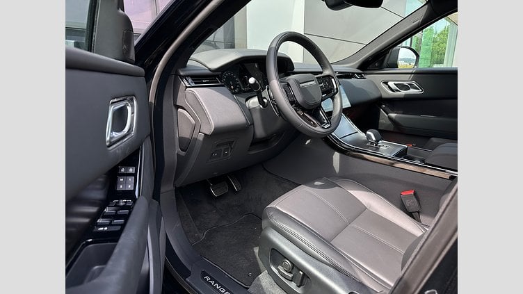 2025 SKLADOVÉ VOZIDLÁ Land Rover Range Rover Velar Čierna Santorini D200 AWD MHEV Dynamic SE