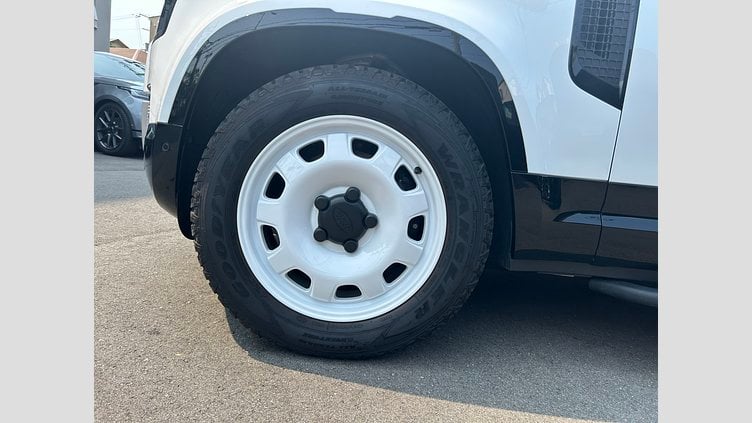 2024 認定中古車 Land Rover Defender 110 フジホワイト D300 AWD（AT） S  カウンティパック　キュレイテッドフォージャパン