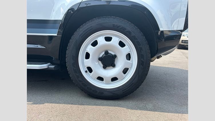2024 認定中古車 Land Rover Defender 110 フジホワイト D300 AWD（AT） S  カウンティパック　キュレイテッドフォージャパン