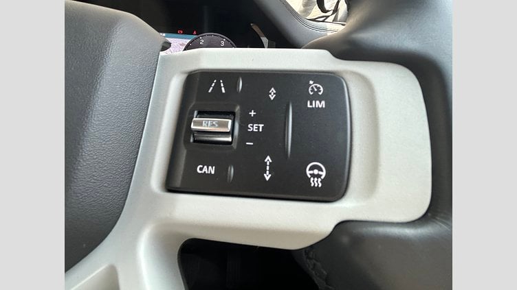 2024 認定中古車 Land Rover Defender 110 フジホワイト D300 AWD（AT） S  カウンティパック　キュレイテッドフォージャパン
