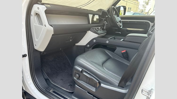 2024 認定中古車 Land Rover Defender 110 フジホワイト D300 AWD（AT） S  カウンティパック　キュレイテッドフォージャパン