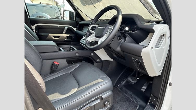 2024 認定中古車 Land Rover Defender 110 フジホワイト D300 AWD（AT） S  カウンティパック　キュレイテッドフォージャパン