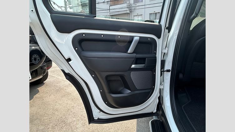 2024 認定中古車 Land Rover Defender 110 フジホワイト D300 AWD（AT） S  カウンティパック　キュレイテッドフォージャパン