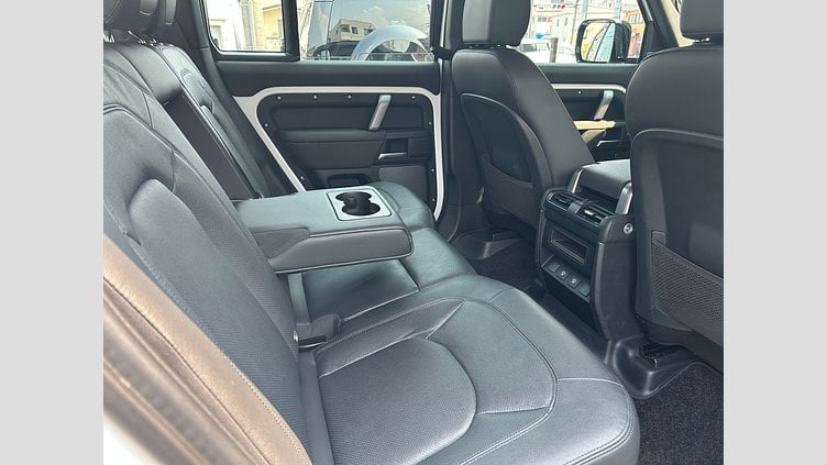 2024 認定中古車 Land Rover Defender 110 フジホワイト D300 AWD（AT） S  カウンティパック　キュレイテッドフォージャパン
