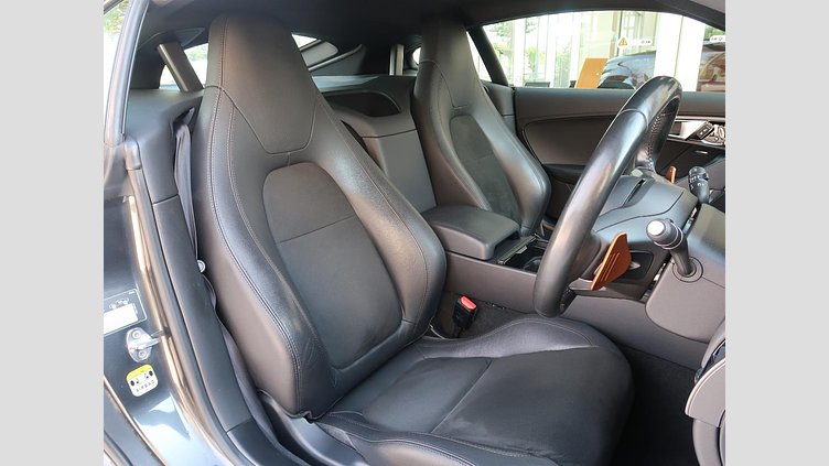 2016 認定中古車 Jaguar F-Type Carpathian Grey 水冷V型6気筒 DOHC
スーパーチャージャー クーペ