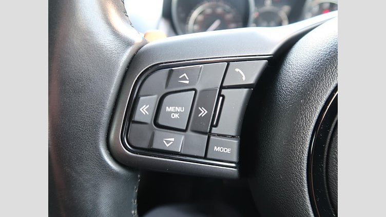 2016 認定中古車 Jaguar F-Type Carpathian Grey 水冷V型6気筒 DOHC
スーパーチャージャー クーペ