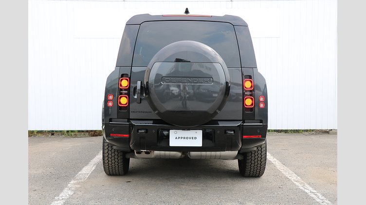 2024 認定中古車 Land Rover Defender 130 カルパチアングレイ D350 ディーゼルマイルドハイブリッド X-Dynamic SE