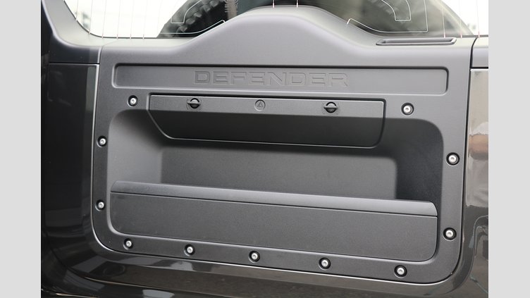 2024 認定中古車 Land Rover Defender 130 カルパチアングレイ D350 ディーゼルマイルドハイブリッド X-Dynamic SE