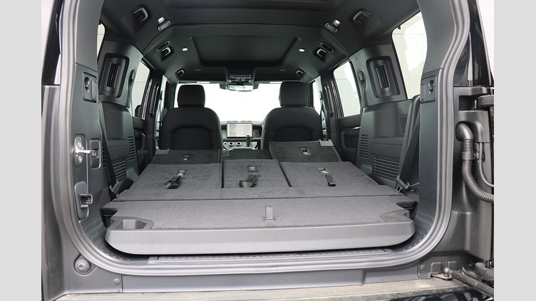2024 認定中古車 Land Rover Defender 130 カルパチアングレイ D350 ディーゼルマイルドハイブリッド X-Dynamic SE