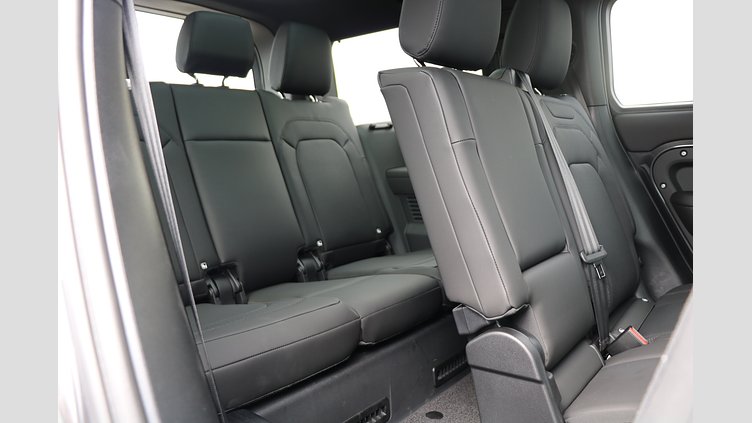 2024 認定中古車 Land Rover Defender 130 カルパチアングレイ D350 ディーゼルマイルドハイブリッド X-Dynamic SE
