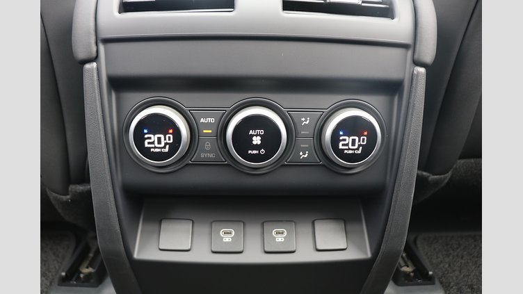2024 認定中古車 Land Rover Defender 130 カルパチアングレイ D350 ディーゼルマイルドハイブリッド X-Dynamic SE