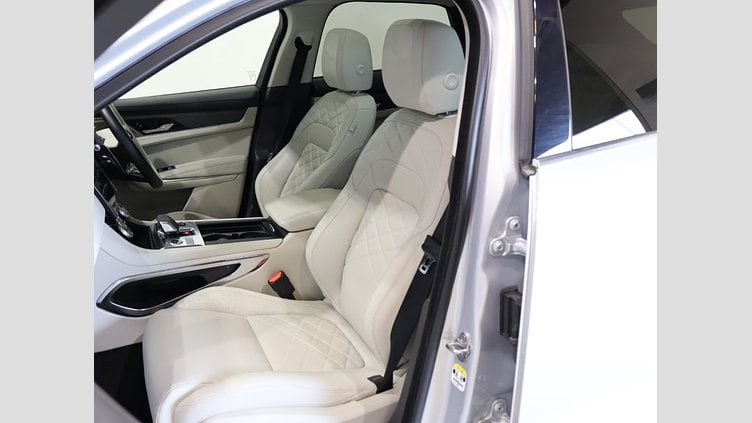 2022 認定中古車 Jaguar F-Pace ハクバシルバー P250 AWD（オートマチック） S