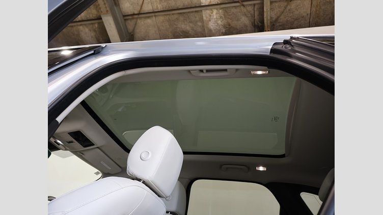 2022 認定中古車 Jaguar F-Pace ハクバシルバー P250 AWD（オートマチック） S