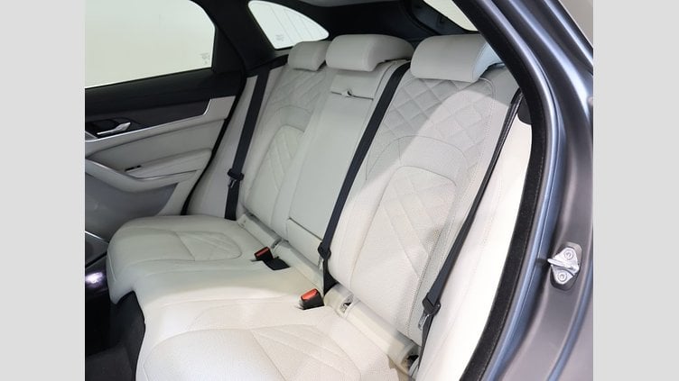 2022 認定中古車 Jaguar F-Pace ハクバシルバー P250 AWD（オートマチック） S