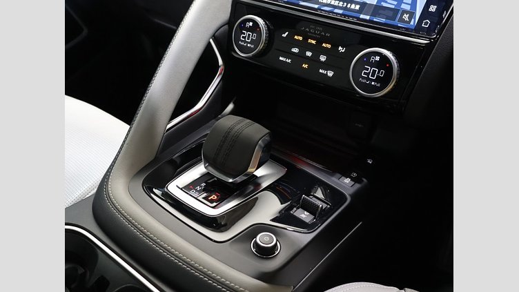 2021 認定中古車 Jaguar E-Pace ブルーファイﾔｰブルー P250 AWD（オートマチック） R-DYNAMIC SE