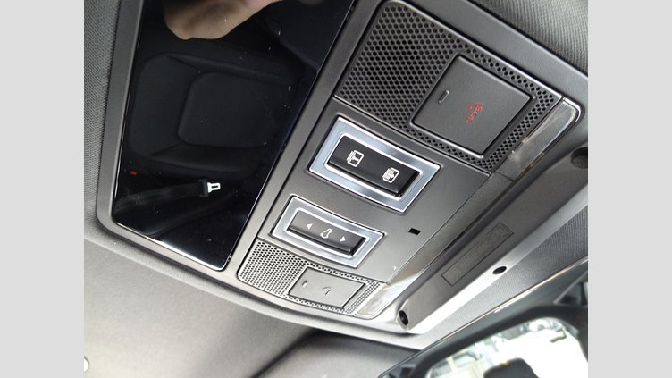 2022 認定中古車 Land Rover Defender 110 カルパチアングレイ D300 AWD（AT） X-DYNAMIC SE　アーバナイト‘２２