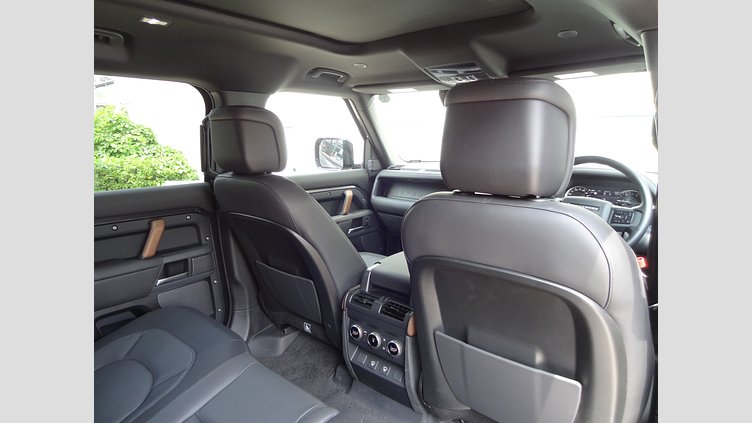 2022 認定中古車 Land Rover Defender 110 カルパチアングレイ D300 AWD（AT） X-DYNAMIC SE　アーバナイト‘２２