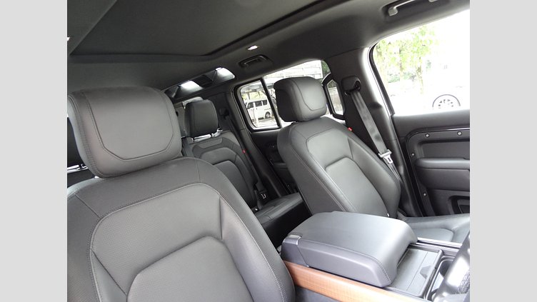 2022 認定中古車 Land Rover Defender 110 カルパチアングレイ D300 AWD（AT） X-DYNAMIC SE　アーバナイト‘２２