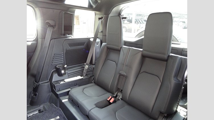 2022 認定中古車 Land Rover Defender 110 カルパチアングレイ D300 AWD（AT） X-DYNAMIC SE　アーバナイト‘２２
