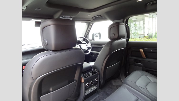 2022 認定中古車 Land Rover Defender 110 カルパチアングレイ D300 AWD（AT） X-DYNAMIC SE　アーバナイト‘２２