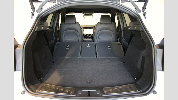 2024 認定中古車 Jaguar E-Pace オストゥーニパールホワイト P250（ガソリン） R-DYNAMIC SE