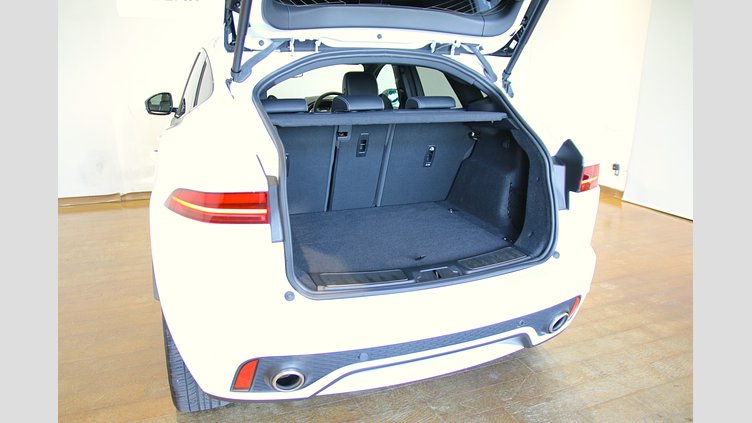 2024 認定中古車 Jaguar E-Pace オストゥーニパールホワイト P250（ガソリン） R-DYNAMIC SE