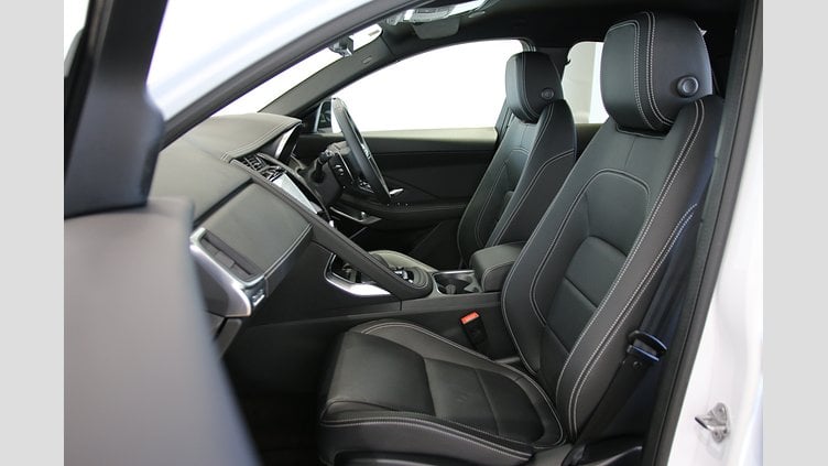 2024 認定中古車 Jaguar E-Pace オストゥーニパールホワイト P250（ガソリン） R-DYNAMIC SE