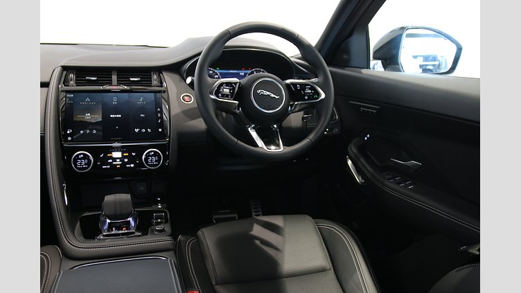 2024 認定中古車 Jaguar E-Pace オストゥーニパールホワイト P250（ガソリン） R-DYNAMIC SE