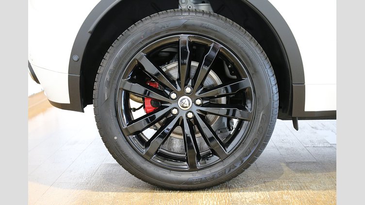 2024 認定中古車 Jaguar E-Pace オストゥーニパールホワイト P250（ガソリン） R-DYNAMIC SE