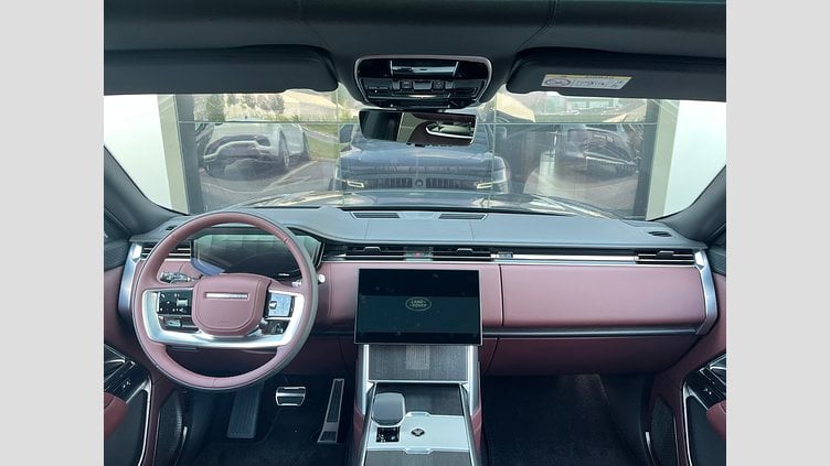 2025 SKLADOVÉ VOZIDLÁ Land Rover Range Rover Čierna Santorini P530 AWD Autobiography