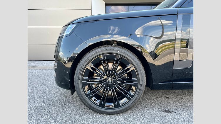 2025 SKLADOVÉ VOZIDLÁ Land Rover Range Rover Čierna Santorini P530 AWD Autobiography