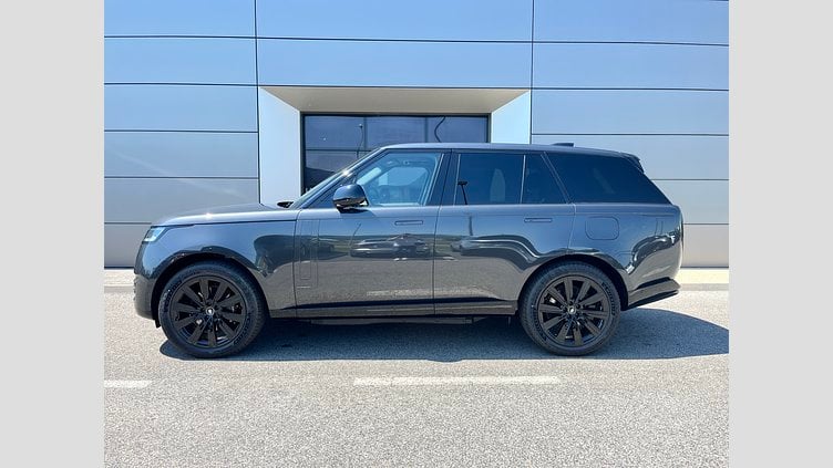 2025 SKLADOVÉ VOZIDLÁ Land Rover Range Rover Sivá Carpathian P550e PHEV AWD Autobiography
