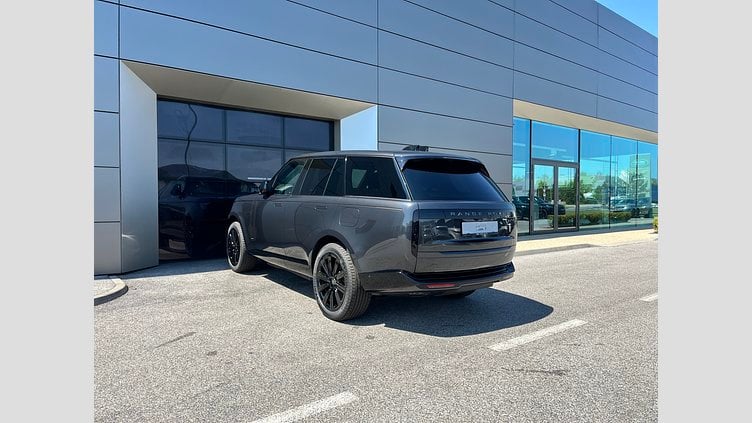 2025 SKLADOVÉ VOZIDLÁ Land Rover Range Rover Sivá Carpathian P550e PHEV AWD Autobiography