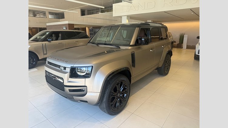 2025 SKLADOVÉ VOZIDLÁ Land Rover Defender 110 Petra Copper DEFENDER 110 OCTA