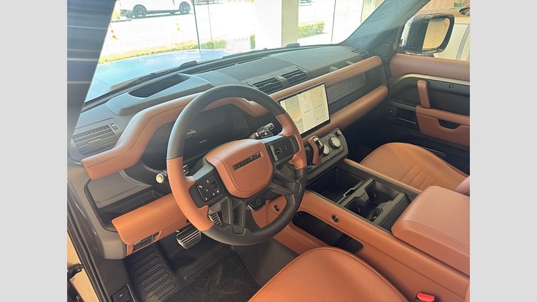 2025 SKLADOVÉ VOZIDLÁ Land Rover Defender 110 Petra Copper DEFENDER 110 OCTA